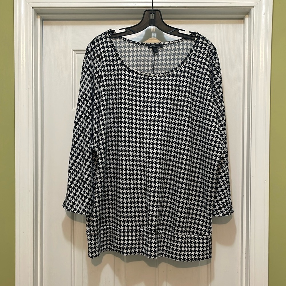 ALYX woman - black & white hounds tooth top - size 3X